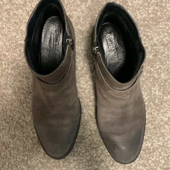 Women’s Born bootie. Size: 7.5M. Color: Gray. - Picture 4 of 11